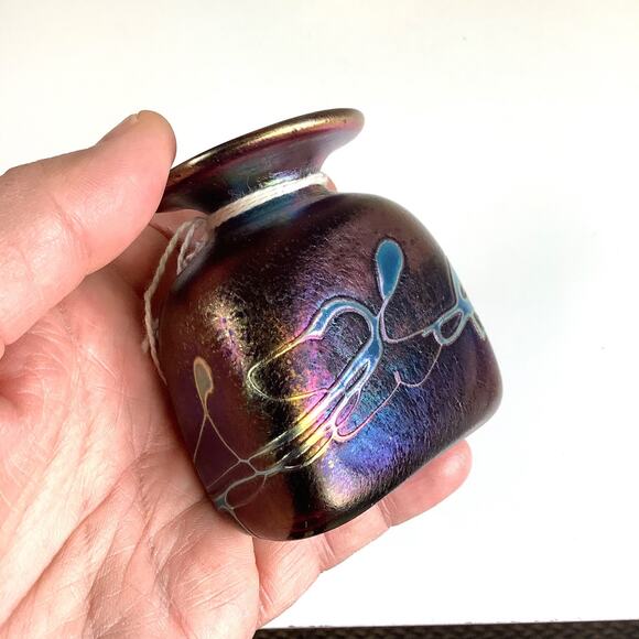 Robert Held Studio Signed Art Glass Vase Purple Swirl Iridescent w/Tag 3” High - Picture 3 of 13
